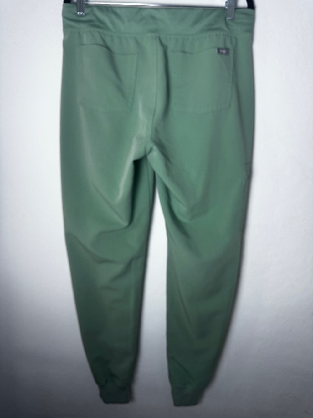 FIGS Jade Catarina Scrub Top Zamora Joggers Set Medium Green Nurse Scrubs - Picture 8 of 14